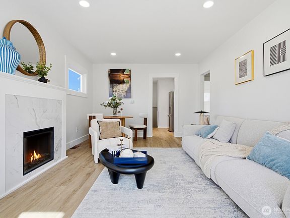 4th image of 3908 SW Hanford St