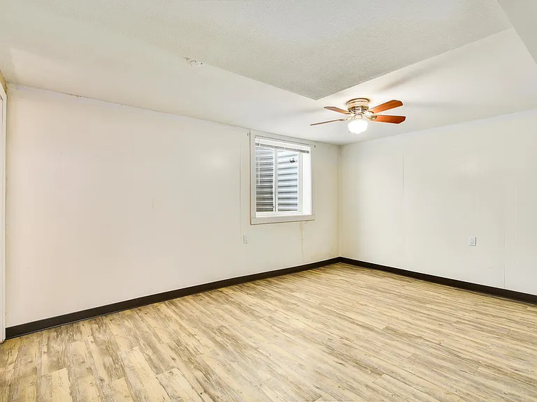 3208 Niagara St — Photo 21