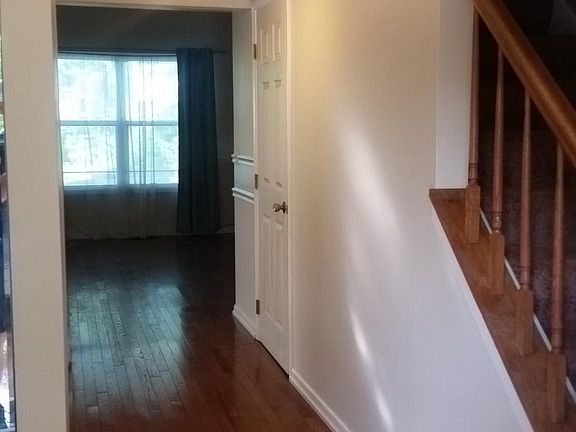 5th image of 7 Oxford Ct #7