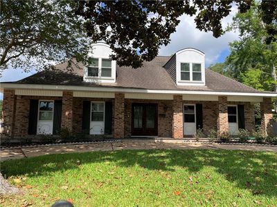 300 Hawthorne St, Gretna, LA, 70056