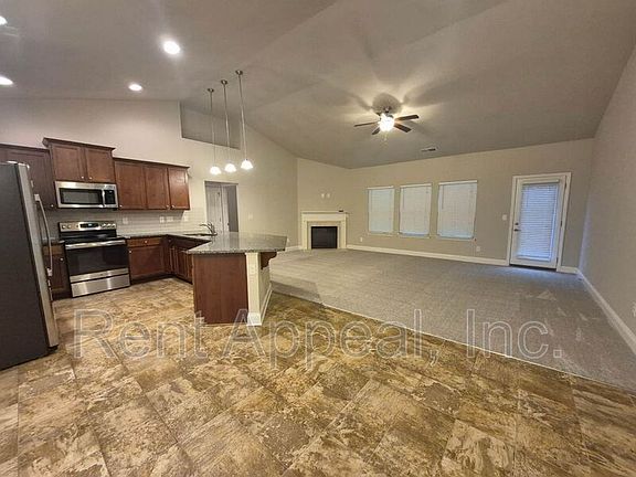 5th image of 130 Angela Ln