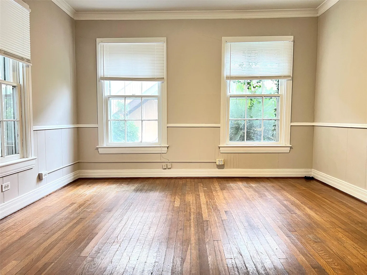 3 bed, 1.5 bath, 1861 sqft, $2,000 — Photo 4