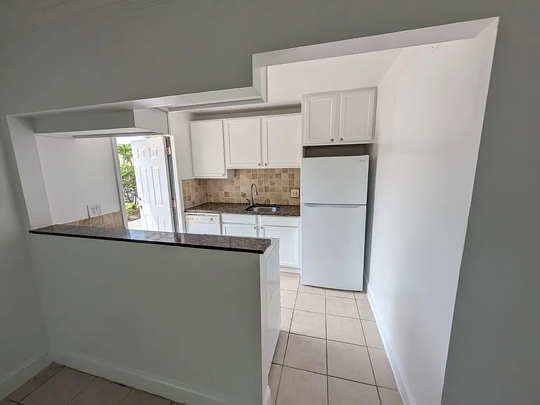 817 Lighthouse Dr #B — Photo 4