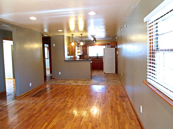 2nd image of 208 S Doty St