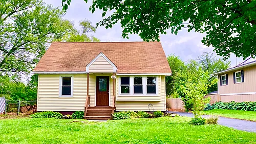 207 Village Rd Photo 1