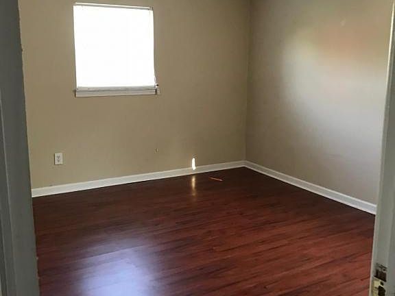 2nd image of 1804 Dalton Ct APT 9