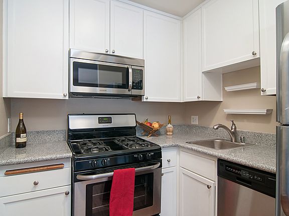 4th image of 701 Kettner Blvd Unit 195
