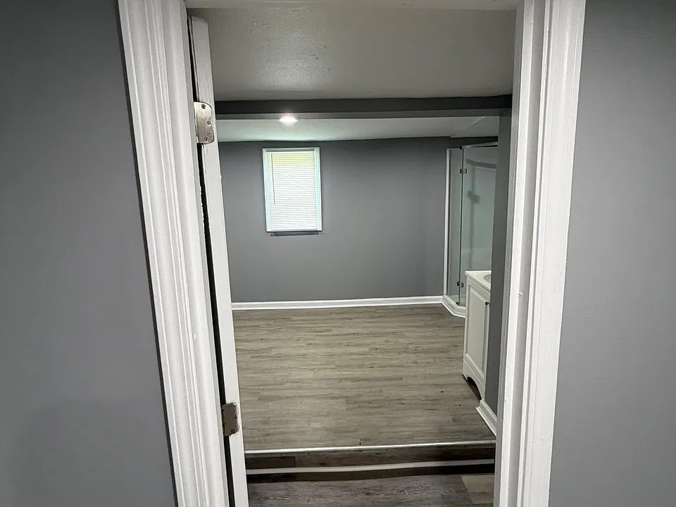 571 Newton Ave #5