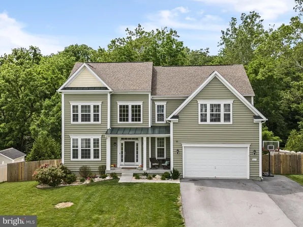 417 Chickamauga Dr, Harpers Ferry, WV 25425