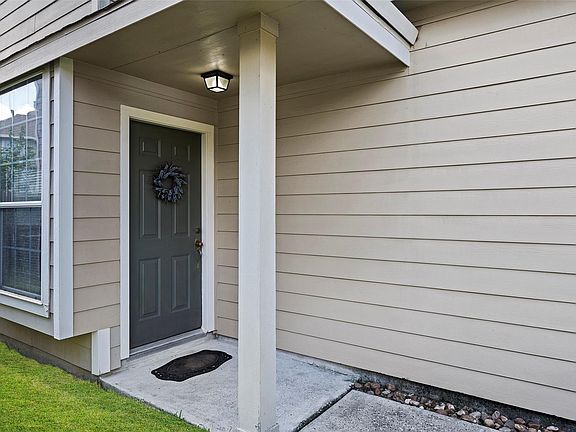 3rd image of 3219 Palston Bend Ln