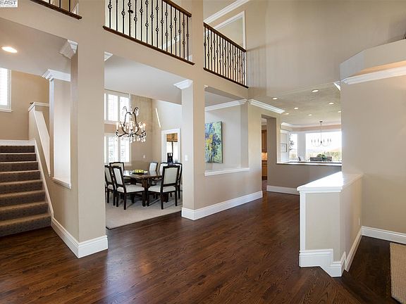 4th image of 63 Deer Crest Pl