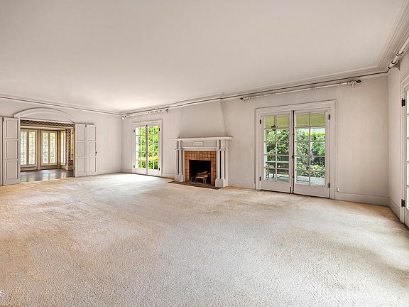 5th image of 770 S Oak Knoll Ave