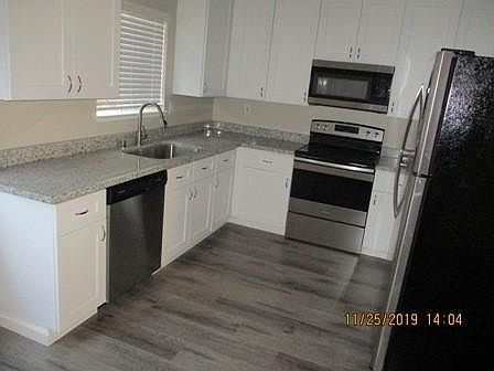 3rd image of 811 Brown St APT B