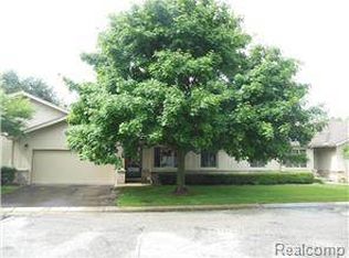 1865 Hunters Ln, Orion, MI 48360