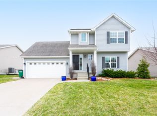 8252 Dakota Dr, West Des Moines, IA 50266