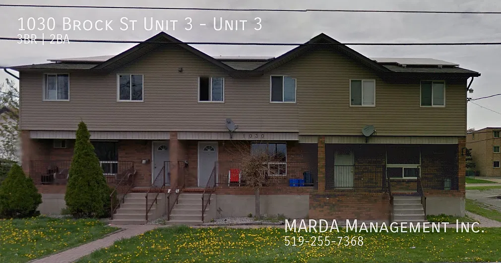 3 Bdrm 1.5 Bath Townhouse For Rent $900+Hydro — Photo 1