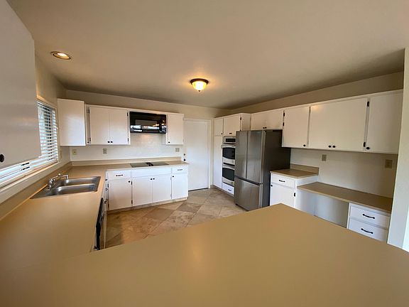 4th image of 4012 El Bosque Dr