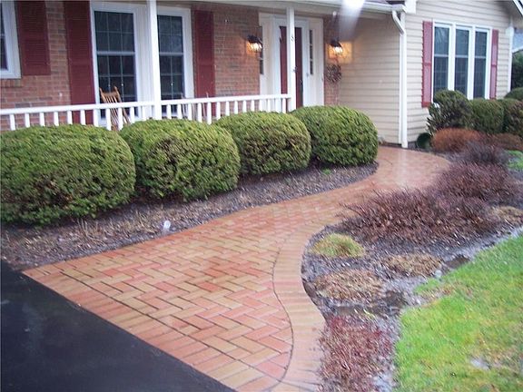 2nd image of 8 Highview Cir