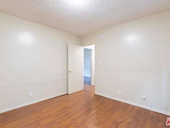 4th image of 1036 Magnolia Ave