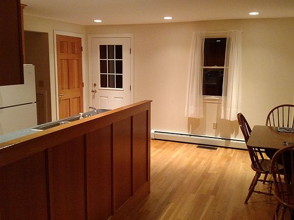 3rd image of 20 Ash St