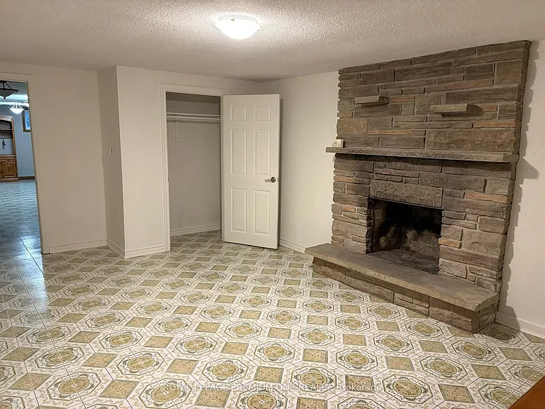 14 Valleycrest Dr #LOWER — Photo 7