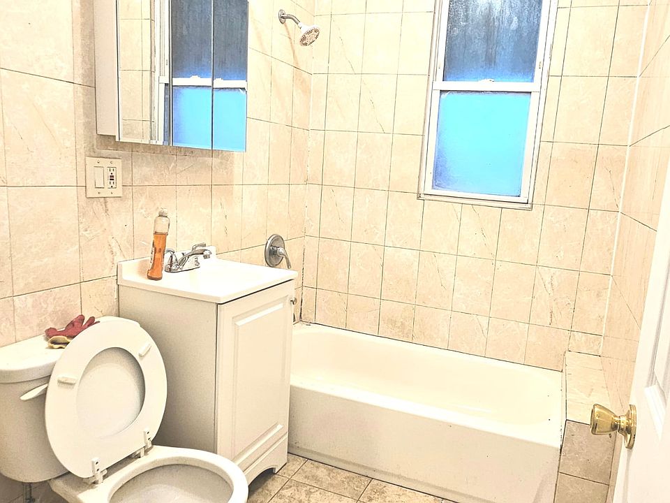 2nd image of 305 Broad St Floor 1