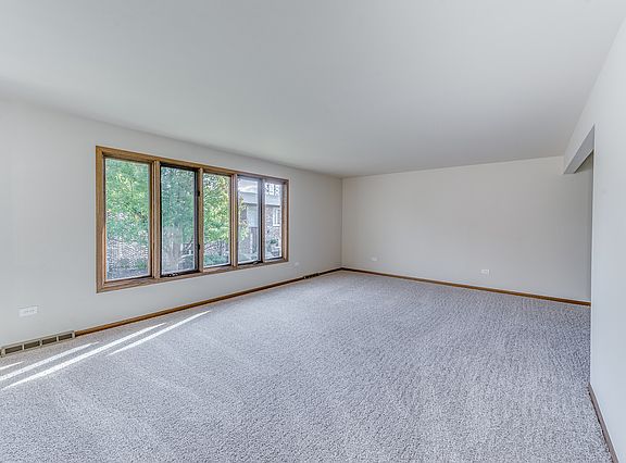3rd image of 15409 Aubrieta Ln