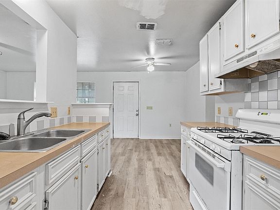 5th image of 1304 Delano St #B