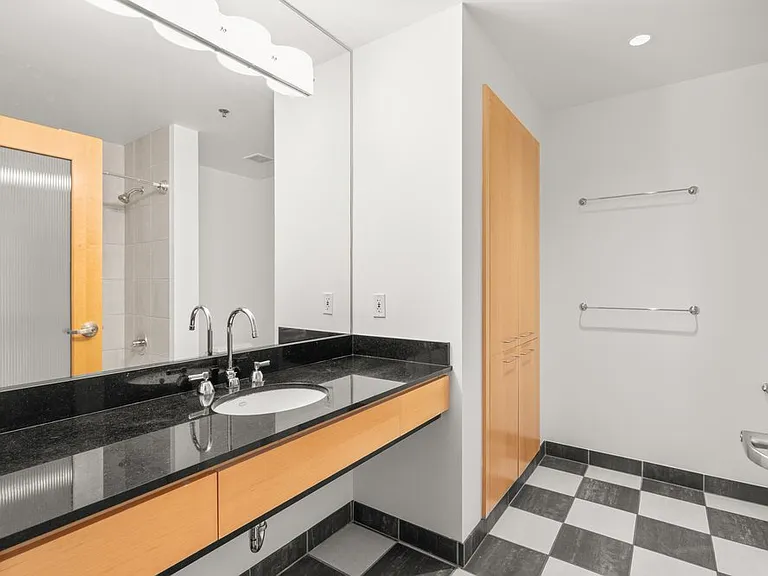 420 NW 11th Ave #506 — Photo 26