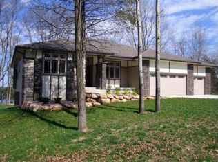 N2369 Trails End Rd, Lodi, WI 53555