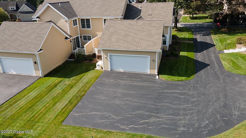 3rd image of 18 Overlook Drive
