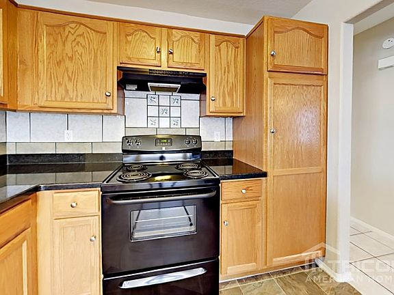 4th image of 9218 N 85th Dr