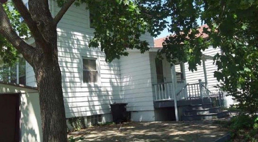 2nd image of 41 Hillsdale Ave