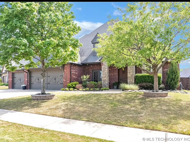 1200 S Laurel Ave — Photo 44