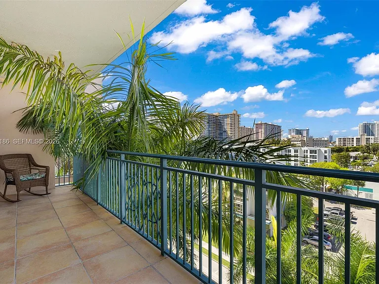 17555 Atlantic Blvd #708 — Photo 41
