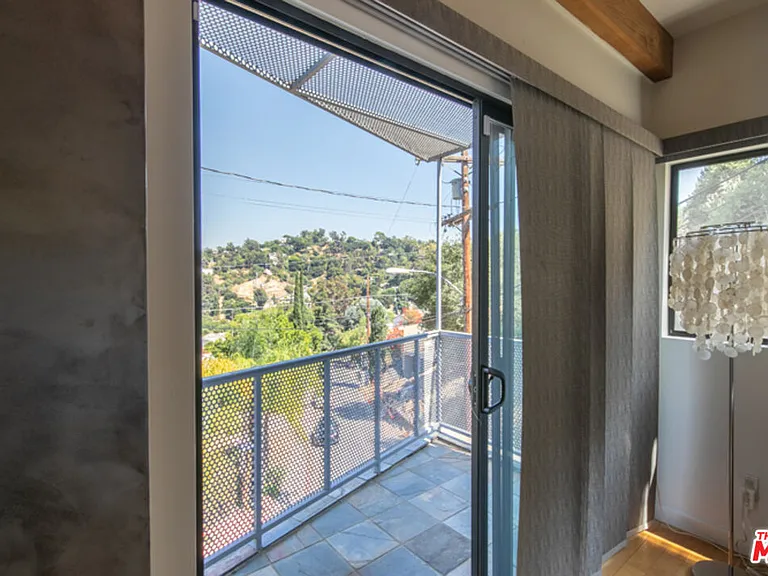 2216 Bancroft Ave — Photo 24