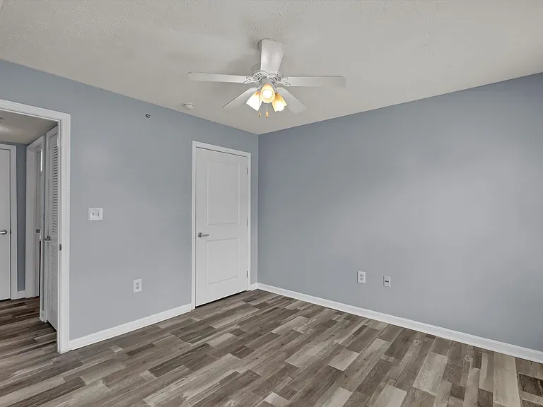 Rowan Place Apartments — Photo 68