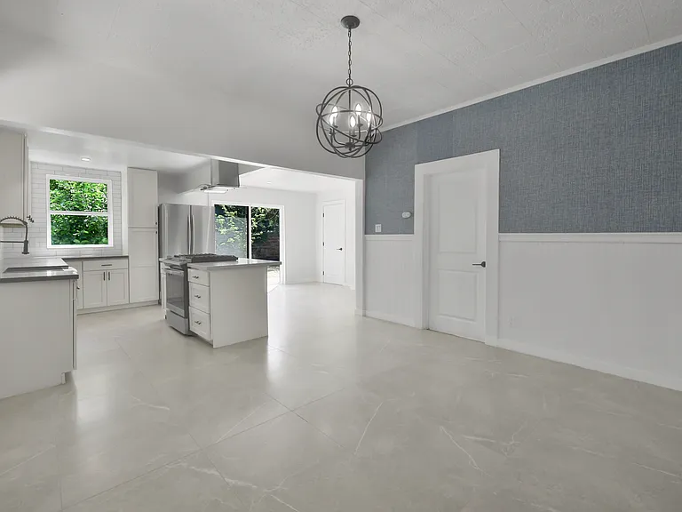 207 D St — Photo 13
