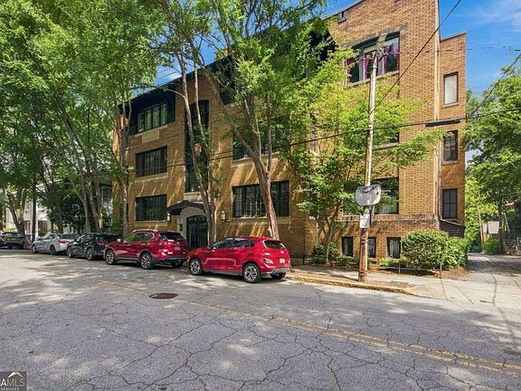3rd image of 156 7th St NE APT 1