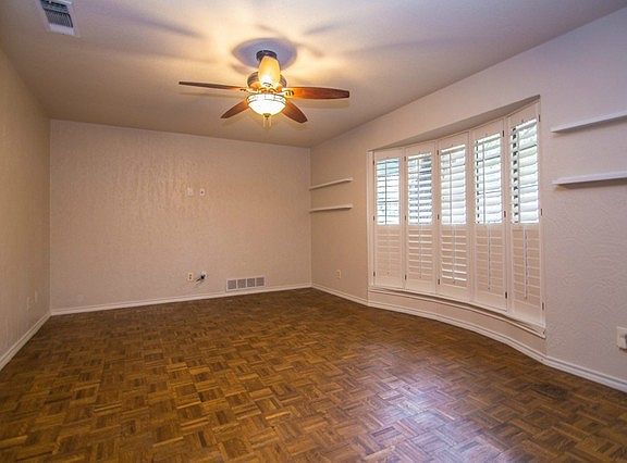 4th image of 1821 Waterwood Dr