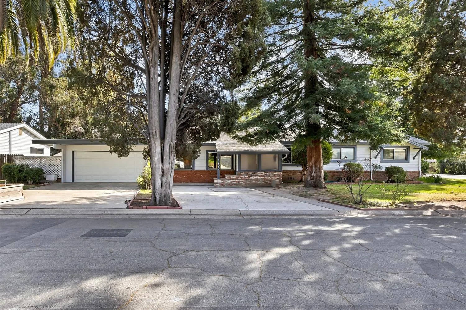 4700 Johnson Dr photo 1
