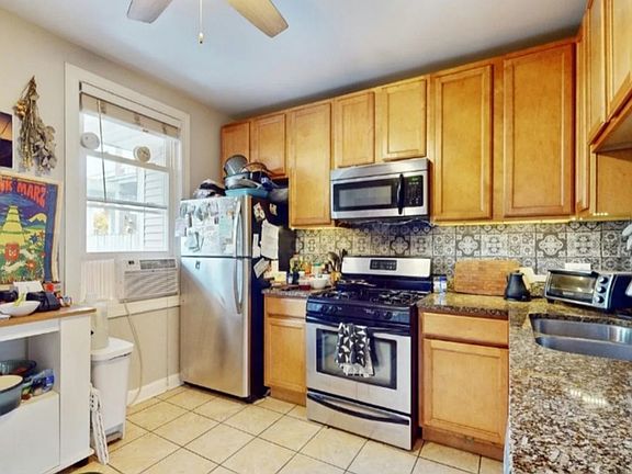 4th image of 3127 N Monticello Ave #1