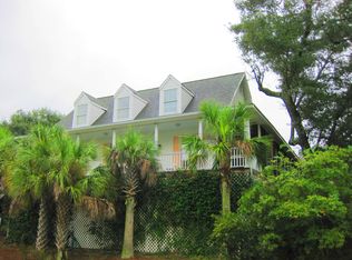 419 W Indian Ave, Folly Beach, SC 29439