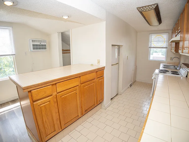 1112 E Miller St #B — Photo 8