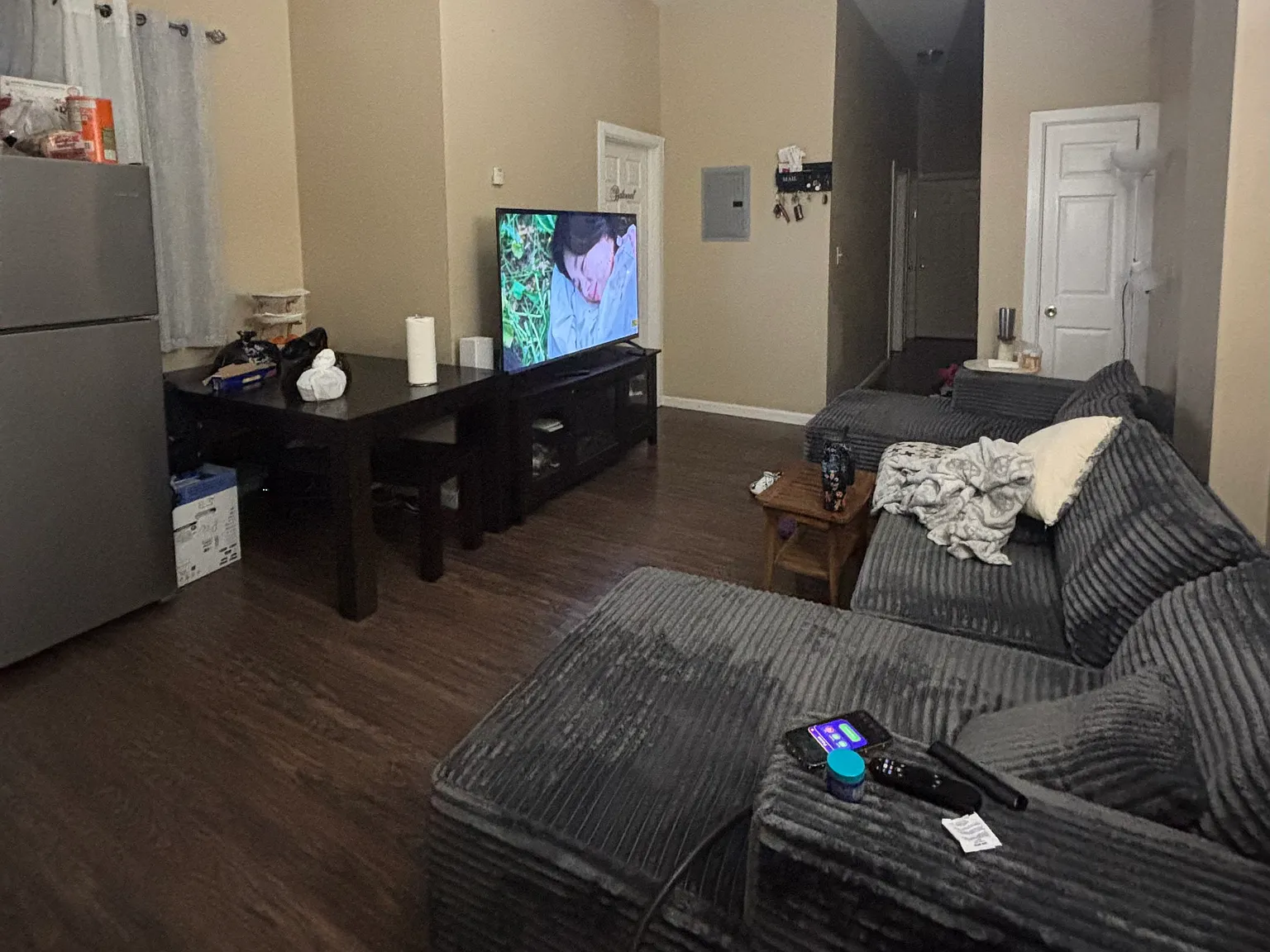 3 bed, $2,000 — Photo 2