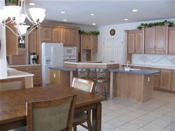 2nd image of 6237 Highland Green Dr