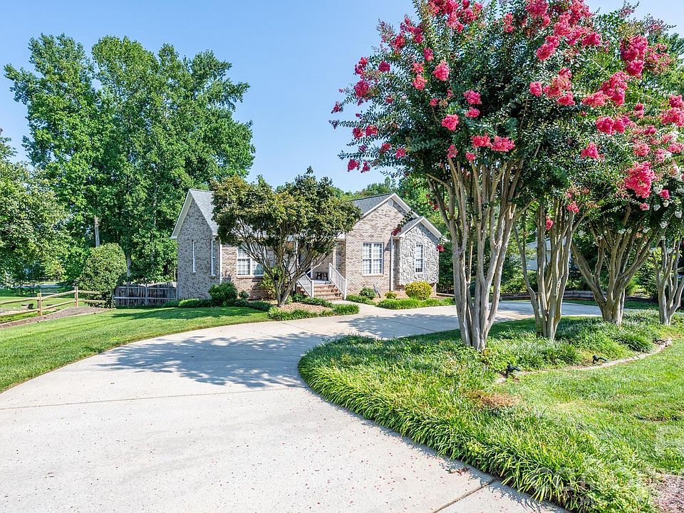 1st image of 4288 Harbor Ln