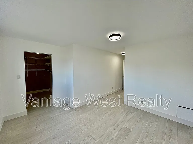 240A Wallace Rd — Photo 24