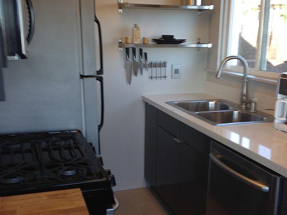 3rd image of 3622 1/2 Crestmont Ave