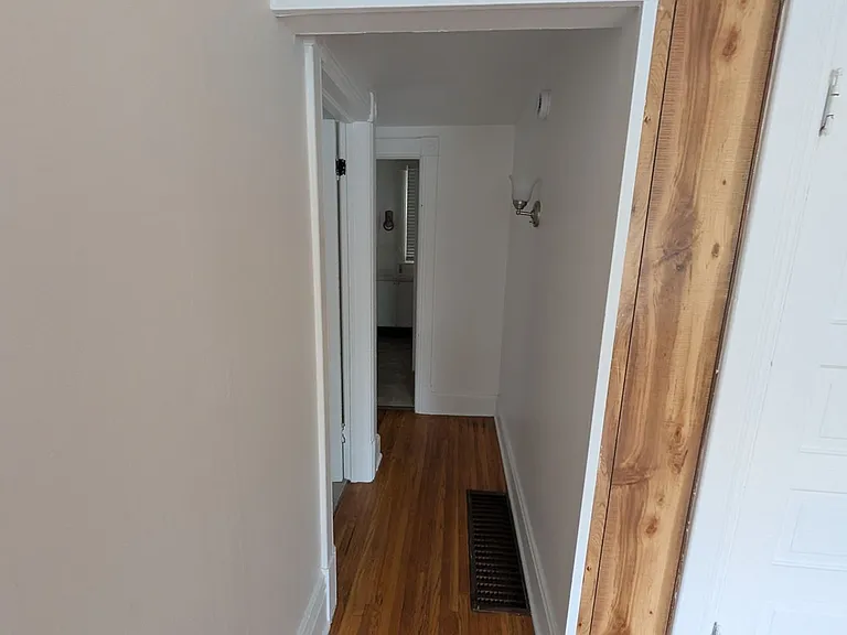 2221 West 1st Avenue — Photo 4